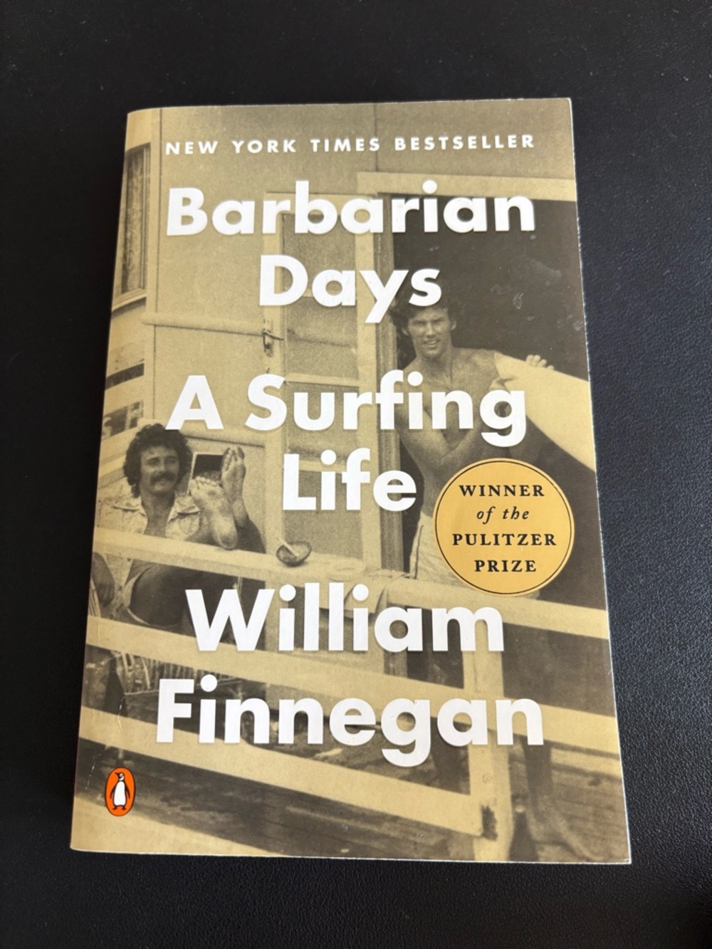 Barbarian Days: A Surfing Life by William Finnegan - Soft Cover